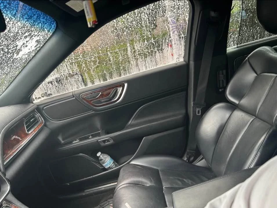 2019 Lincoln Continental 10th Gen - Image 7 of 9