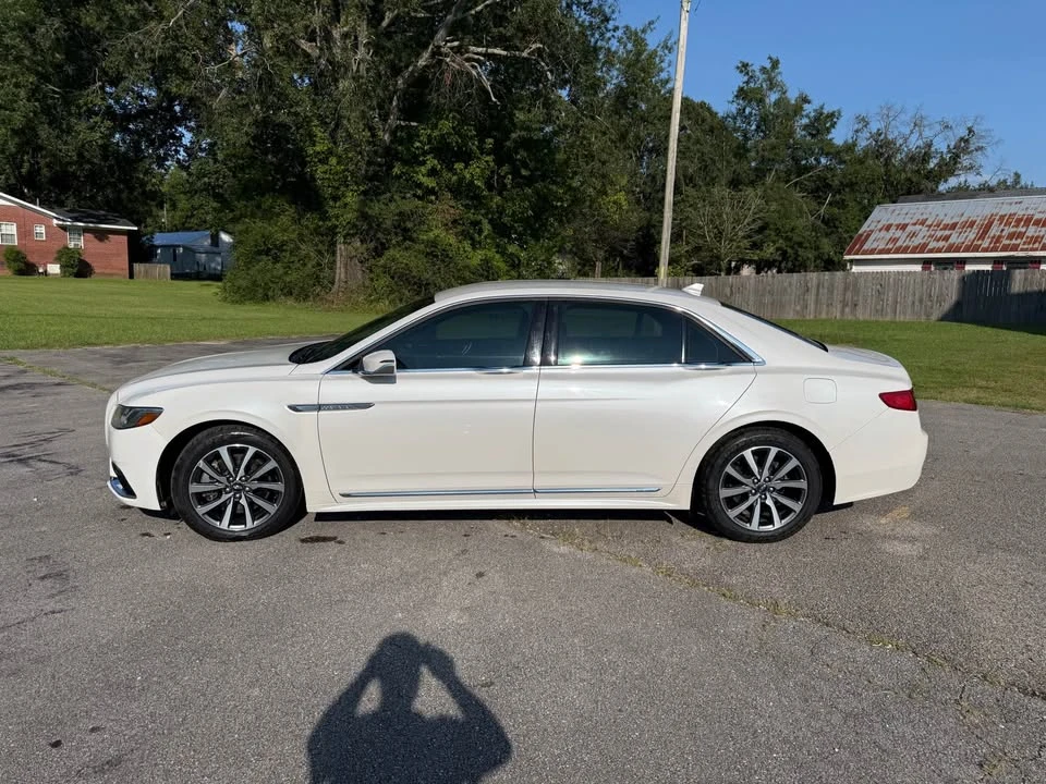 2019 Lincoln Continental 10th Gen - Image 2 of 10