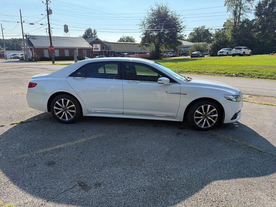 2019 Lincoln Continental 10th Gen - Image 5 of 10