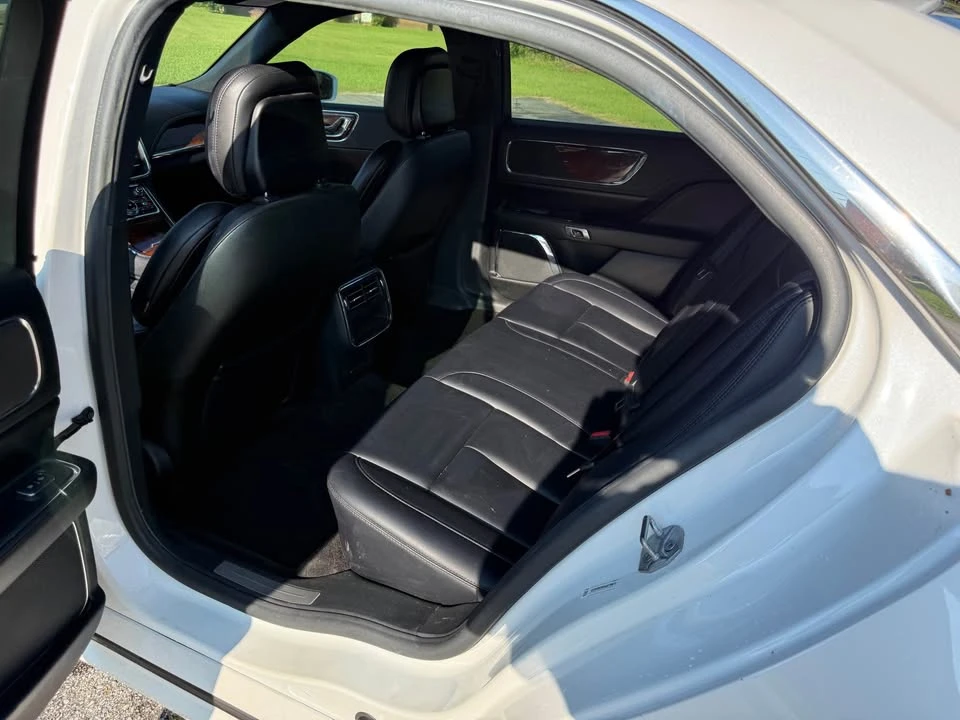 2019 Lincoln Continental 10th Gen - Image 8 of 10
