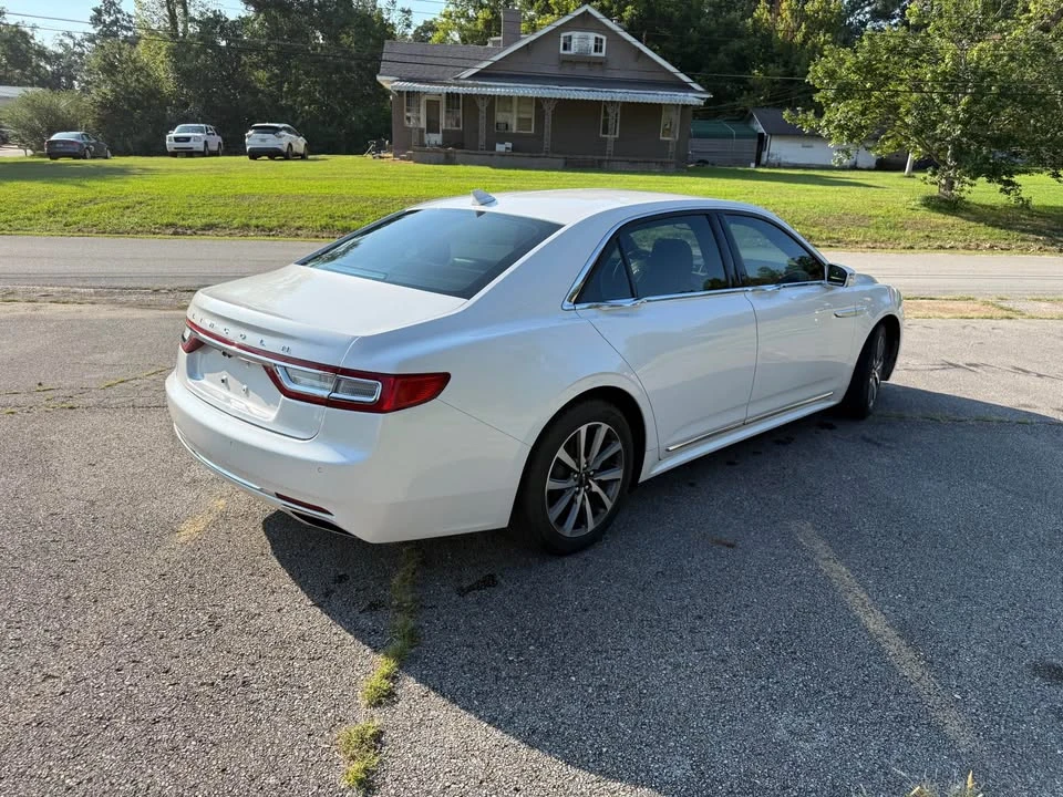 2019 Lincoln Continental 10th Gen - Image 4 of 10