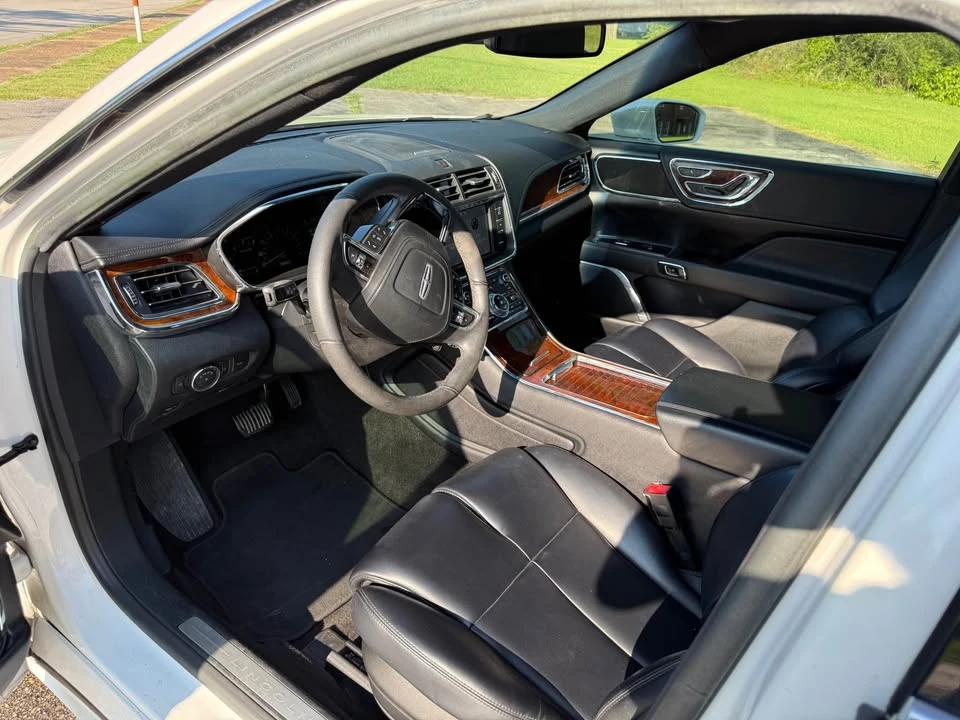 2019 Lincoln Continental 10th Gen - Image 7 of 10