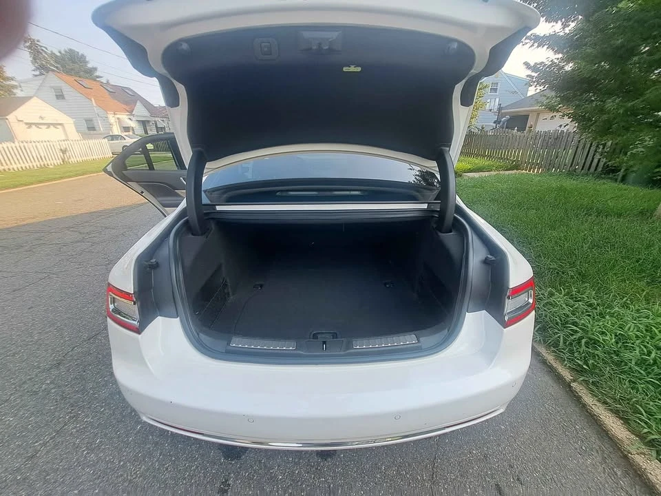 2019 Lincoln Continental 10th Gen - Image 5 of 10