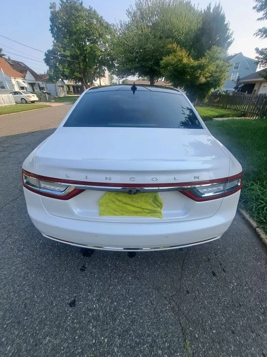 2019 Lincoln Continental 10th Gen - Image 4 of 10