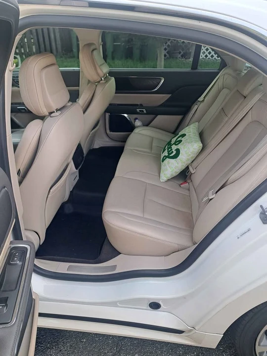 2019 Lincoln Continental 10th Gen - Image 8 of 10