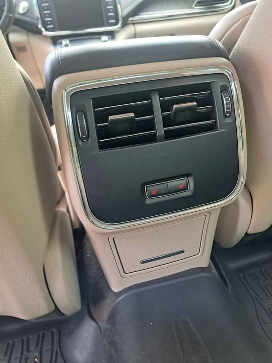 2019 Lincoln Continental 10th Gen - Image 9 of 10