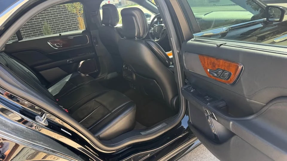 2019 Lincoln Continental 10th Gen - Image 17 of 19