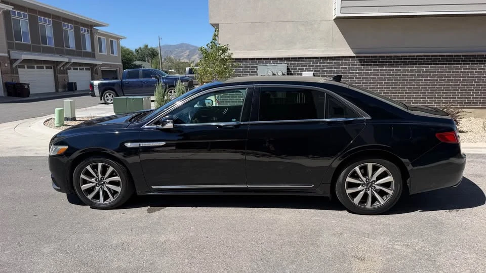 2019 Lincoln Continental 10th Gen - Image 8 of 19