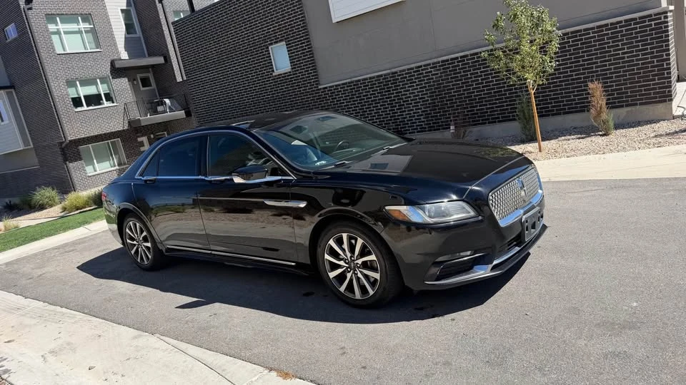 2019 Lincoln Continental 10th Gen - Image 3 of 19