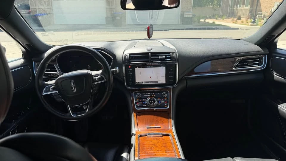 2019 Lincoln Continental 10th Gen - Image 11 of 19