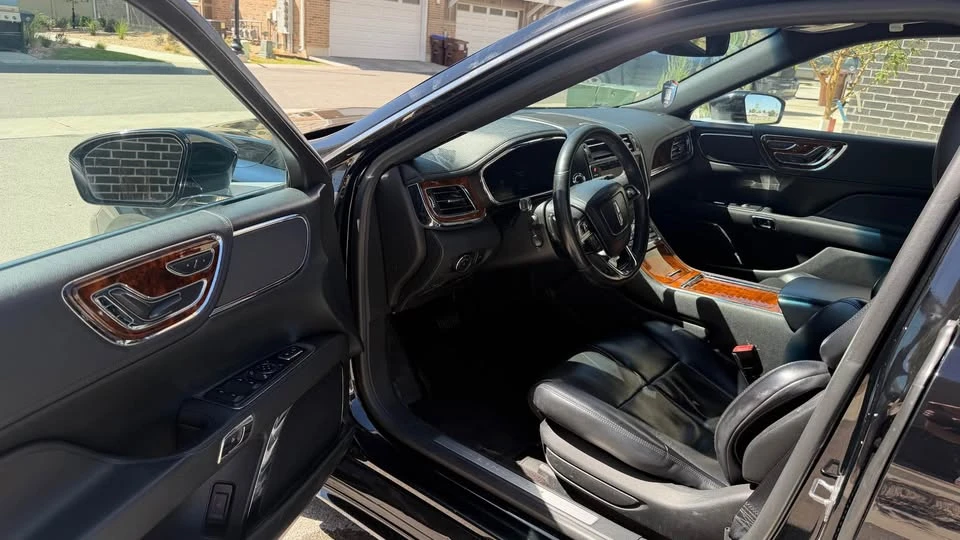 2019 Lincoln Continental 10th Gen - Image 12 of 19