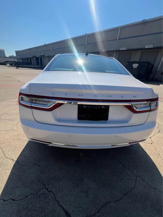 2019 Lincoln Continental 10th Gen - Image 4 of 8
