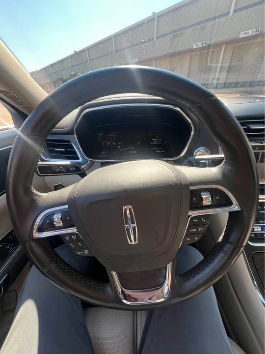2019 Lincoln Continental 10th Gen - Image 7 of 8