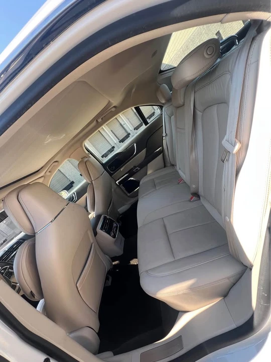 2019 Lincoln Continental 10th Gen - Image 6 of 8