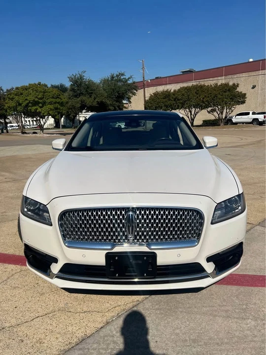 2019 Lincoln Continental 10th Gen - Image 2 of 9