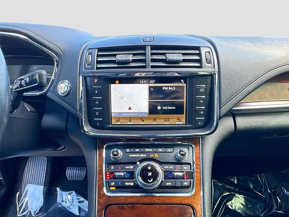 2019 Lincoln Continental 10th Gen - Image 15 of 21