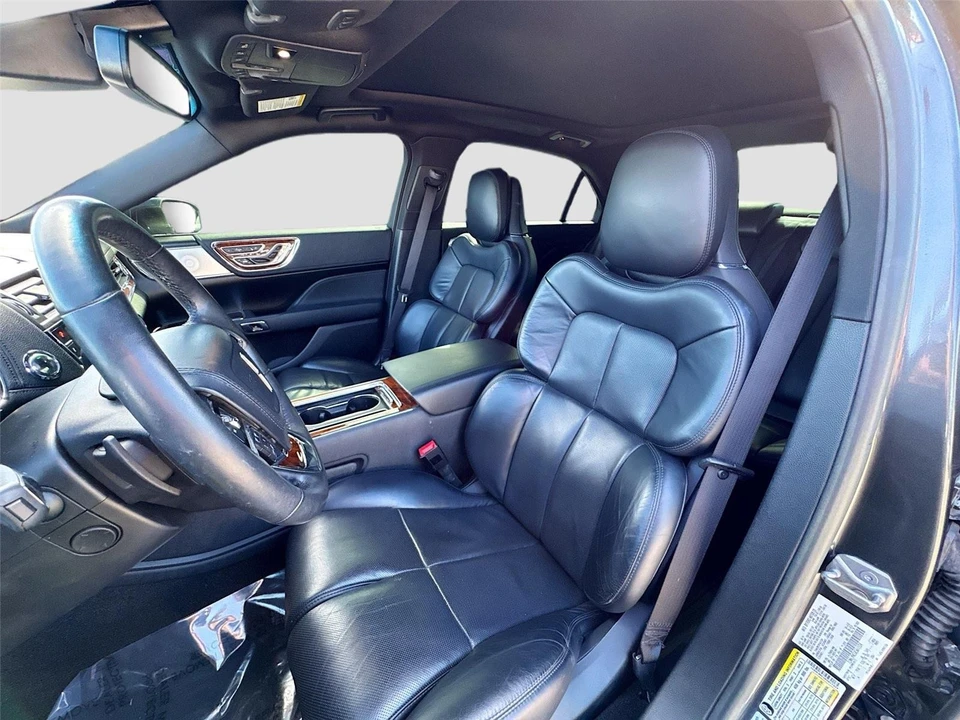 2019 Lincoln Continental 10th Gen - Image 19 of 21