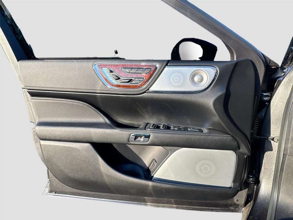 2019 Lincoln Continental 10th Gen - Image 6 of 14