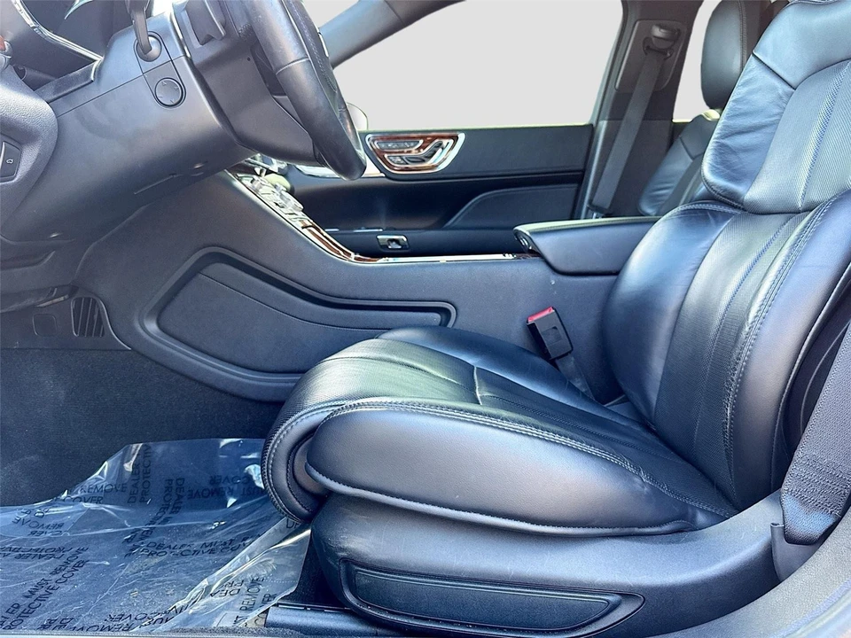 2019 Lincoln Continental 10th Gen - Image 18 of 21