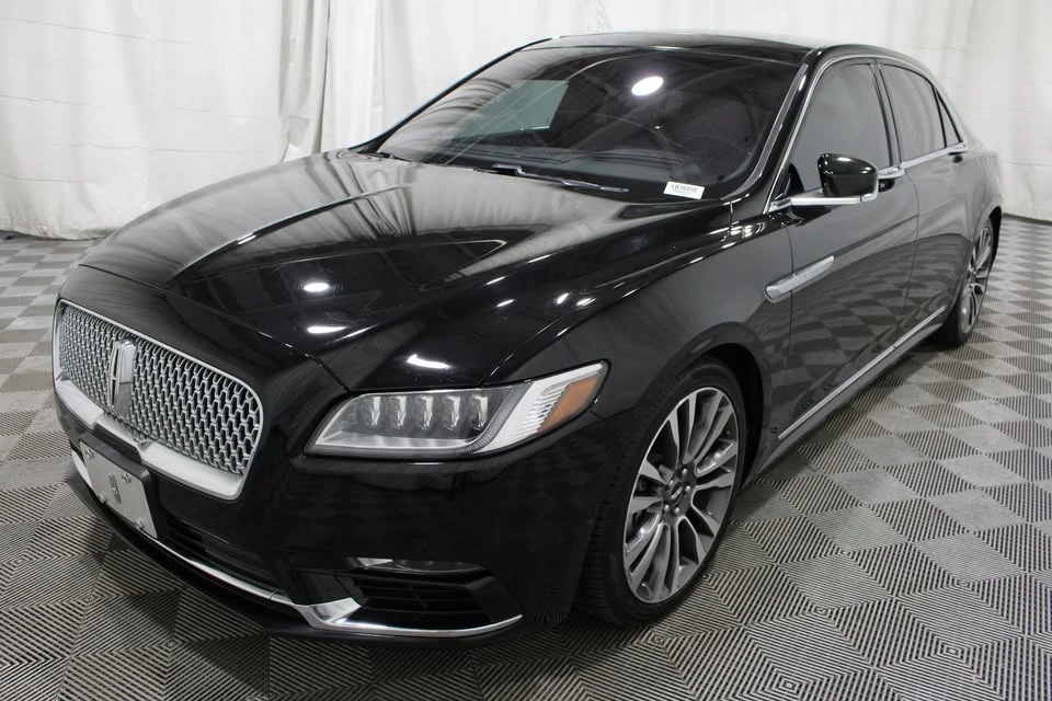 2019 Lincoln Continental 10th Gen - Image 2 of 20