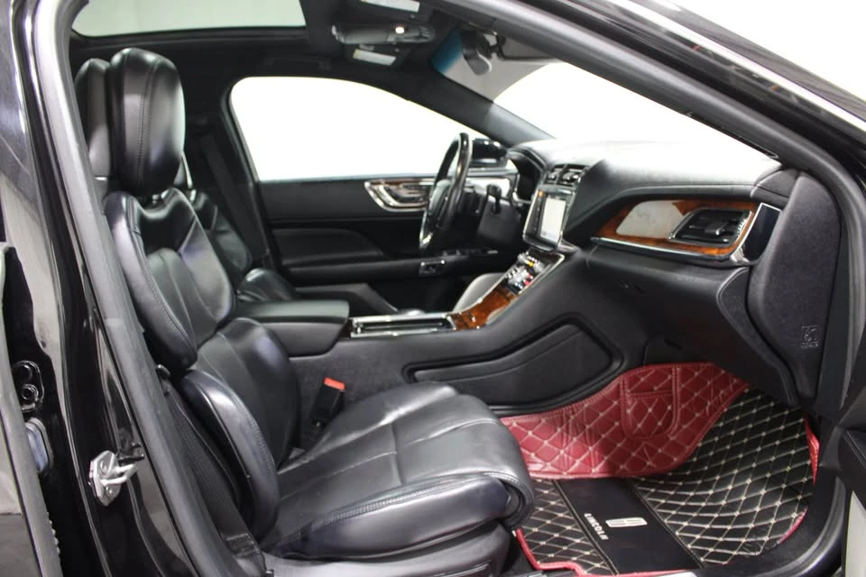 2019 Lincoln Continental 10th Gen - Image 12 of 20