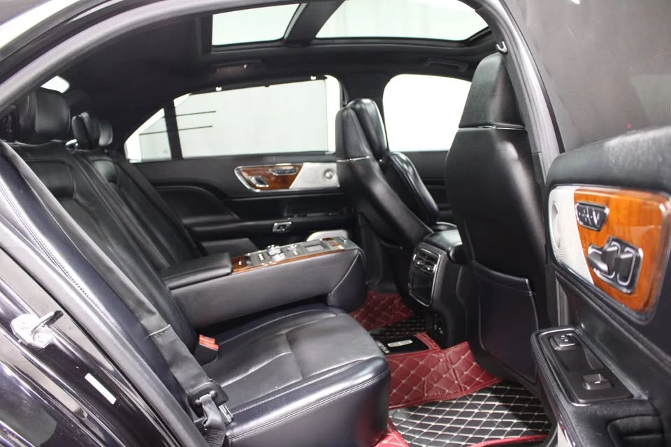 2019 Lincoln Continental 10th Gen - Image 13 of 20