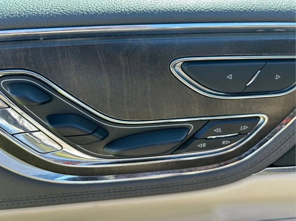 2019 Lincoln Continental 10th Gen - Image 19 of 20