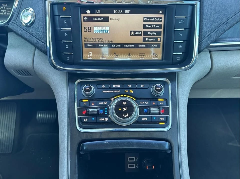2019 Lincoln Continental 10th Gen - Image 15 of 20