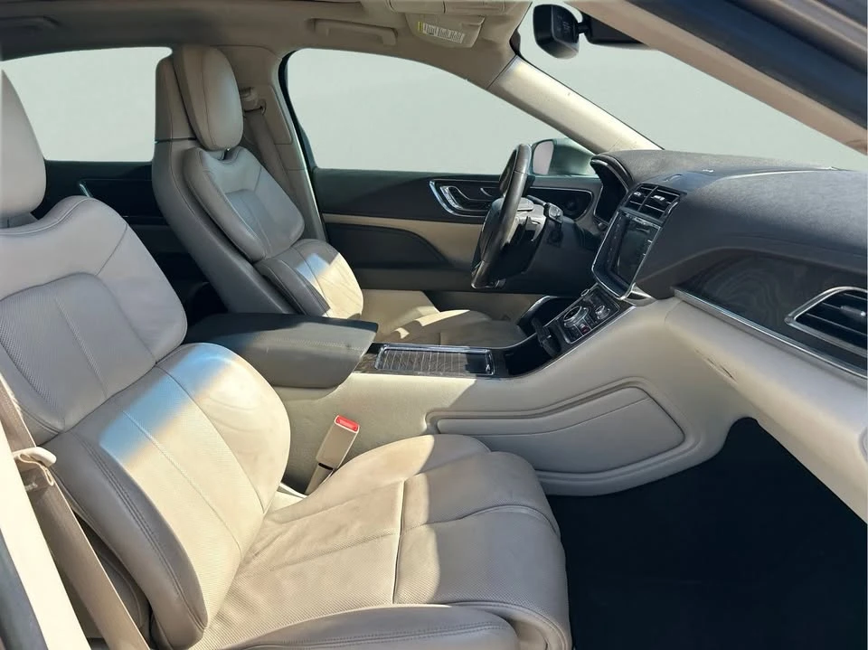 2019 Lincoln Continental 10th Gen - Image 12 of 16