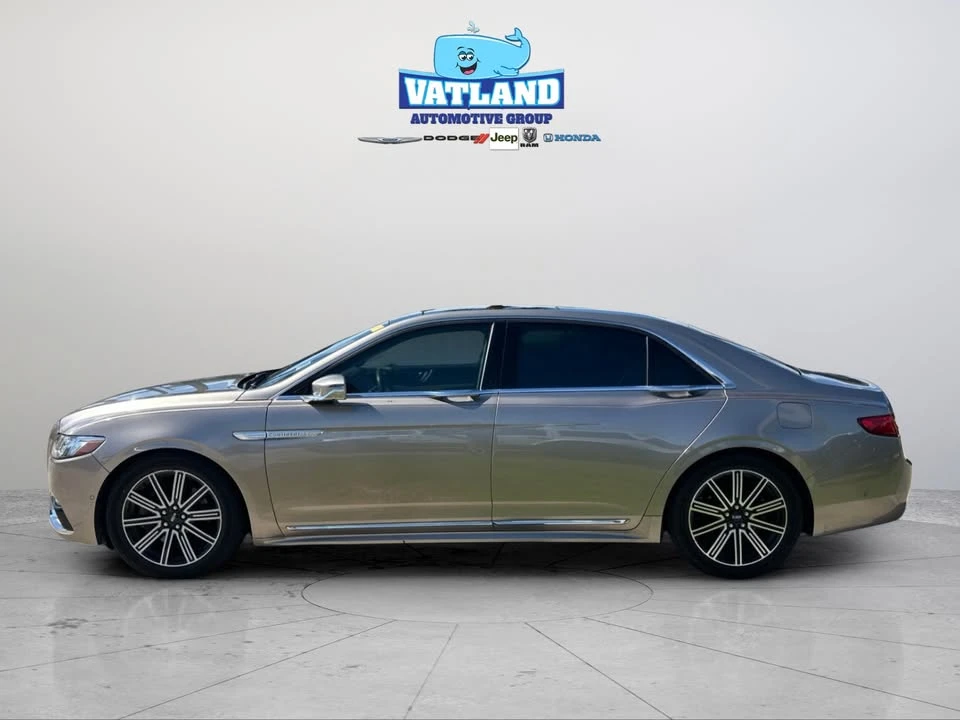 2019 Lincoln Continental 10th Gen - Image 2 of 16