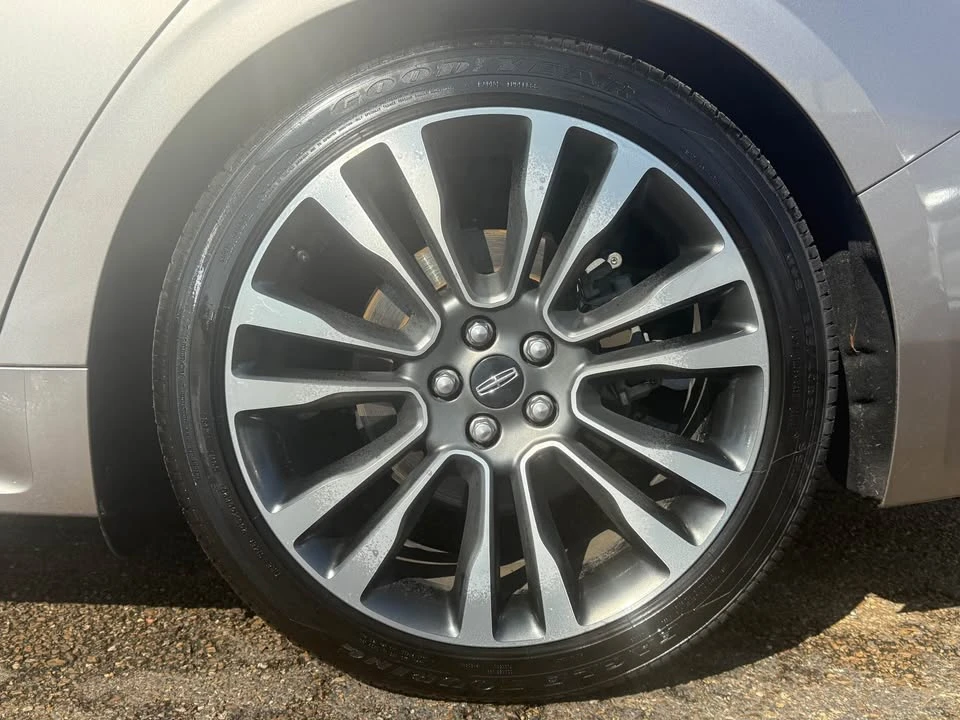 2019 Lincoln Continental 10th Gen - Image 6 of 10