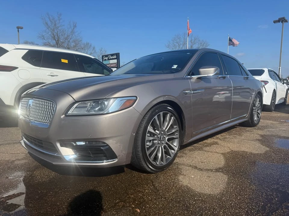 2019 Lincoln Continental 10th Gen - Image 2 of 10