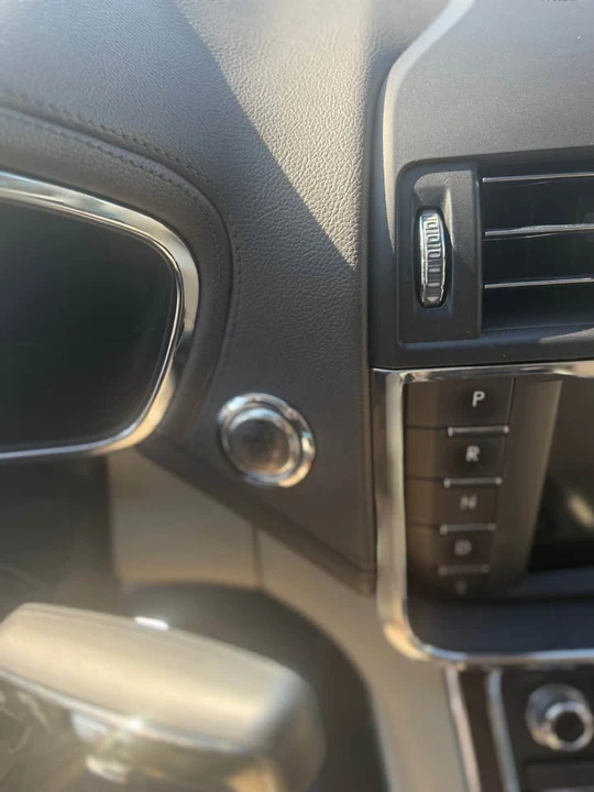 2019 Lincoln Continental 10th Gen - Image 8 of 10