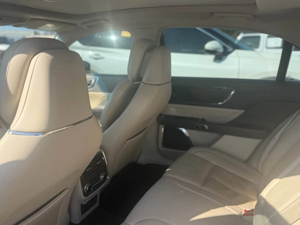 2019 Lincoln Continental 10th Gen - Image 10 of 10