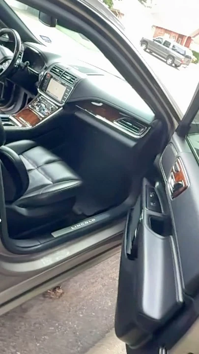 2019 Lincoln Continental 10th Gen - Image 5 of 9