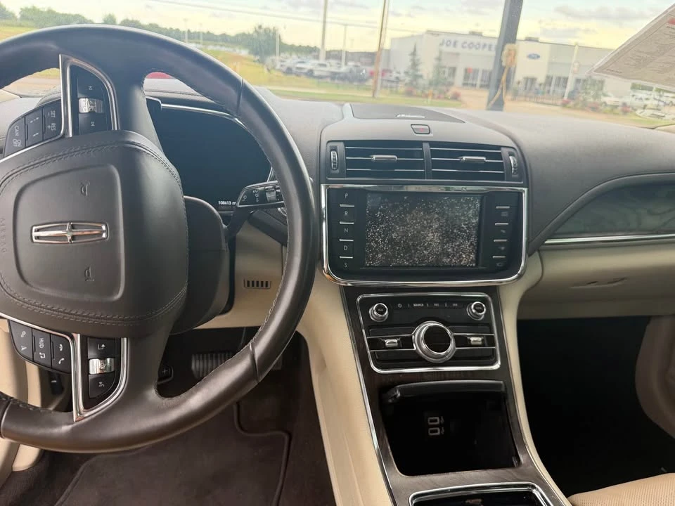 2019 Lincoln Continental 10th Gen - Image 3 of 5