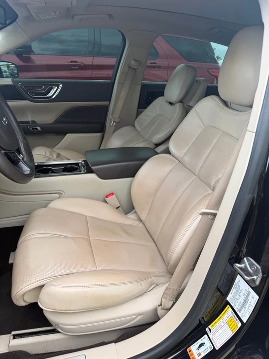2019 Lincoln Continental 10th Gen - Image 4 of 5