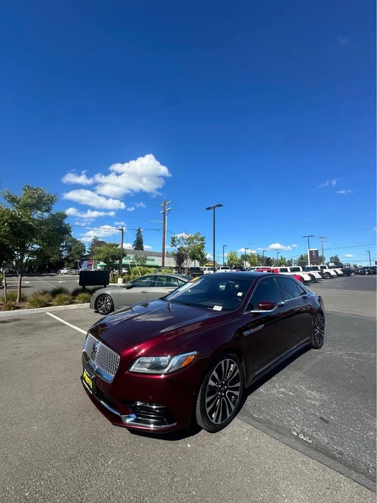 2019 Lincoln Continental 10th Gen - Image 2 of 11