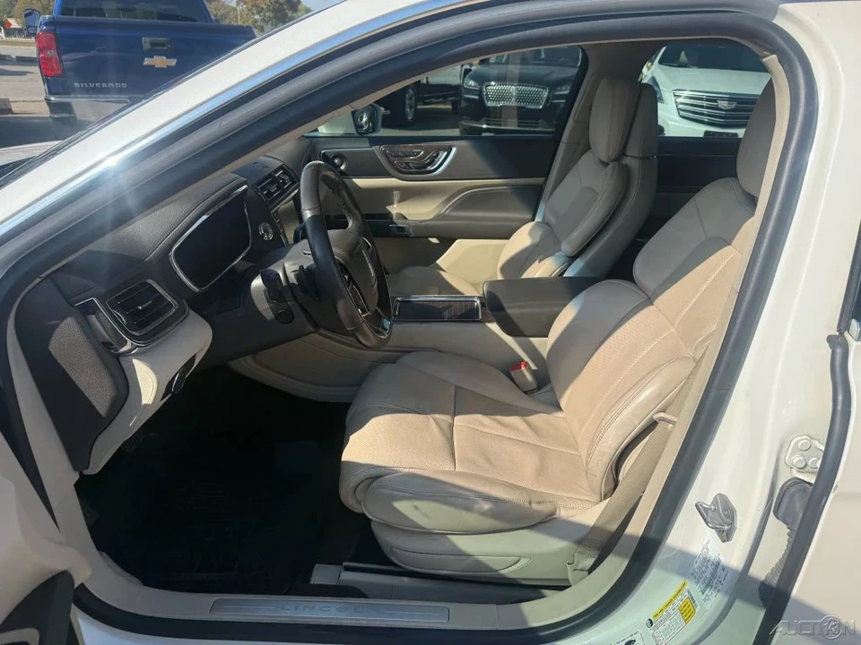 2019 Lincoln Continental 10th Gen - Image 10 of 12