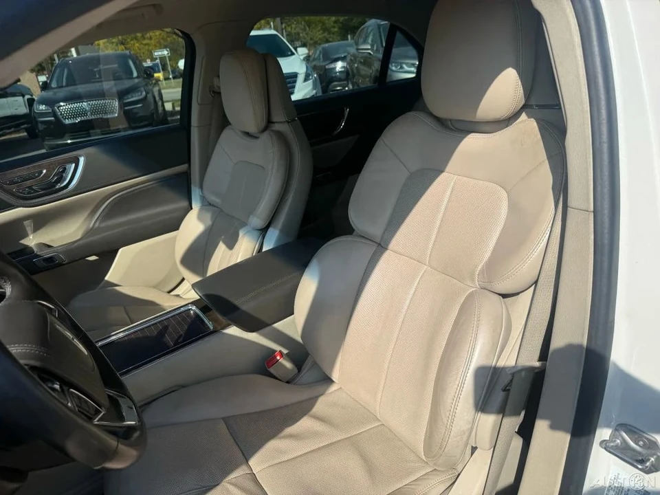 2019 Lincoln Continental 10th Gen - Image 11 of 12