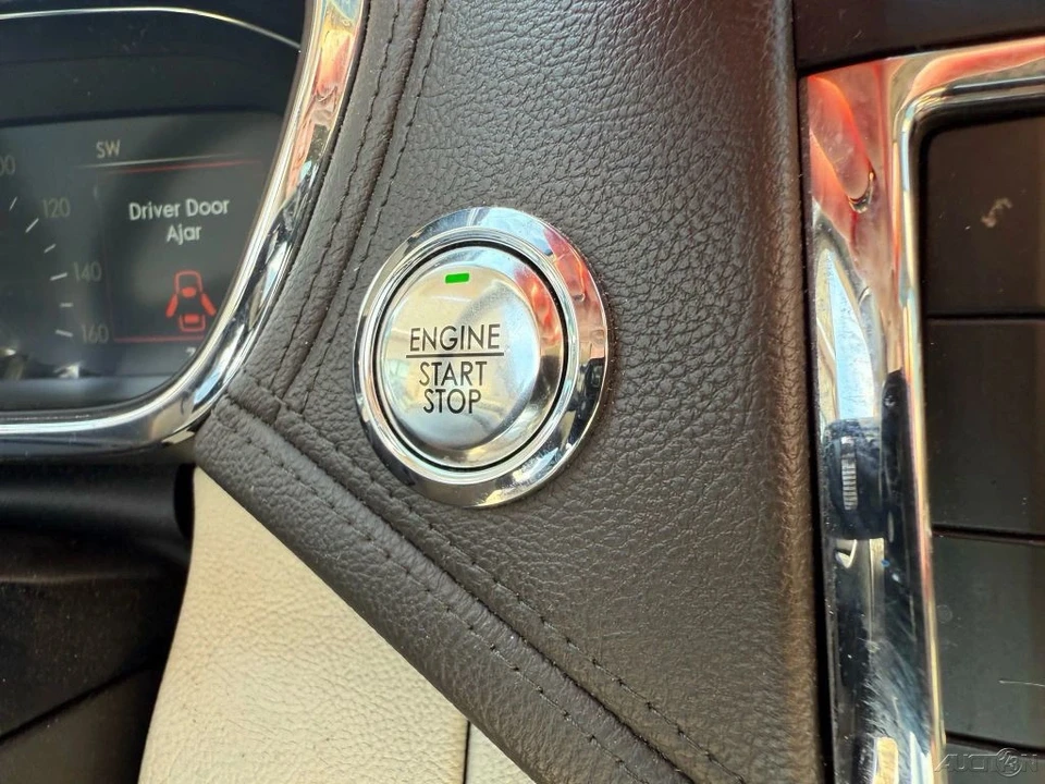 2019 Lincoln Continental 10th Gen - Image 16 of 21