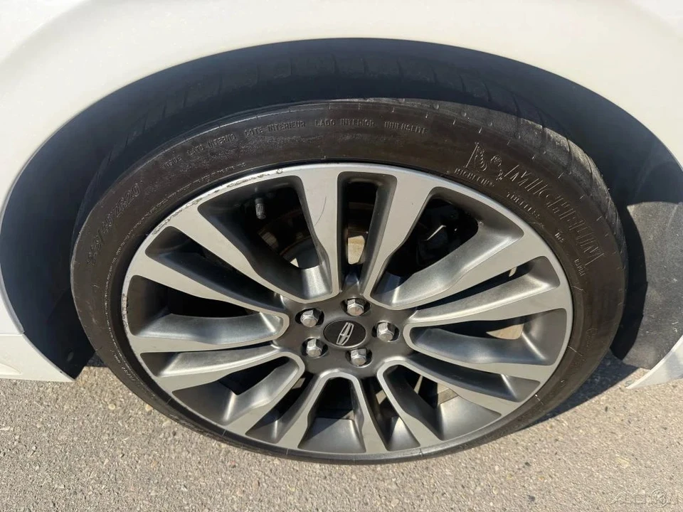 2019 Lincoln Continental 10th Gen - Image 6 of 12