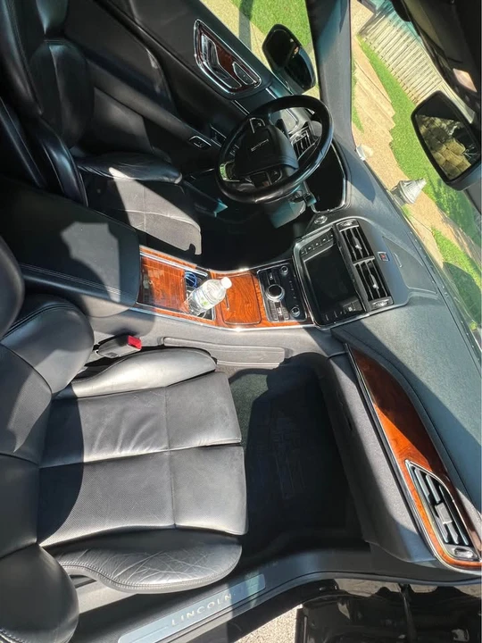 2019 Lincoln Continental 10th Gen - Image 5 of 13
