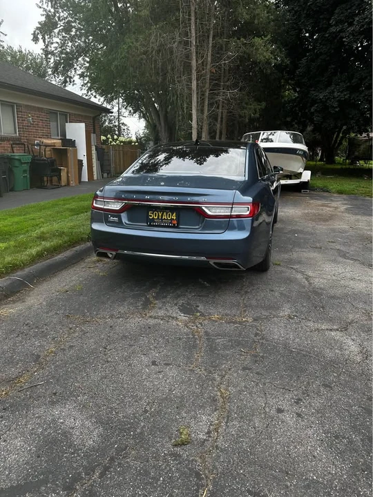 2019 Lincoln Continental 10th Gen - Image 2 of 6