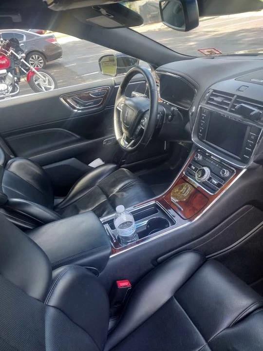 2019 Lincoln Continental 10th Gen - Image 5 of 7