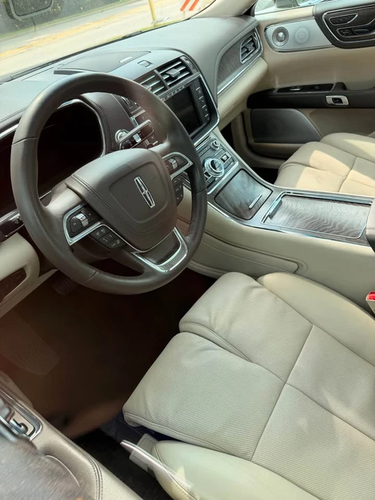 2019 Lincoln Continental 10th Gen - Image 8 of 9