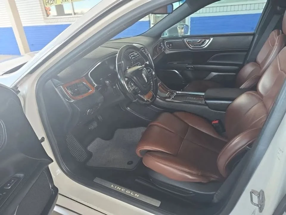 2019 Lincoln Continental 10th Gen - Image 7 of 12