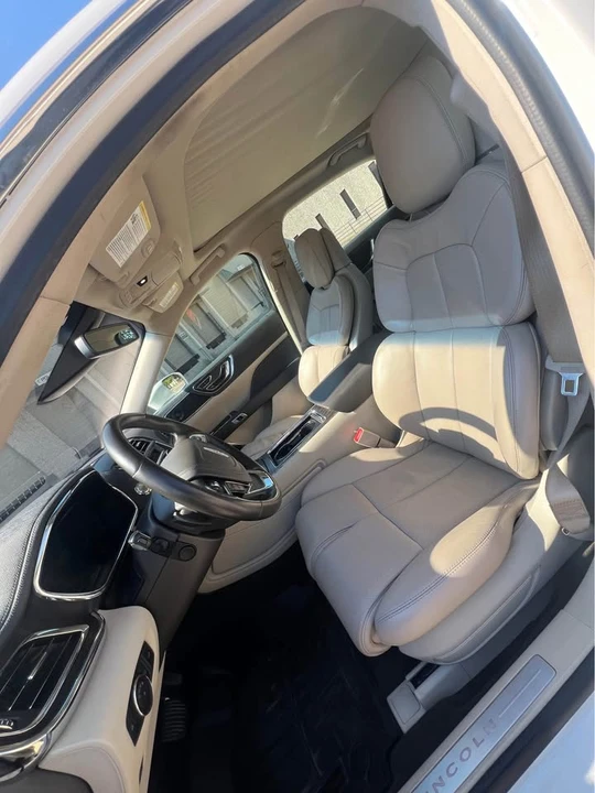 2019 Lincoln Continental 10th Gen - Image 6 of 9