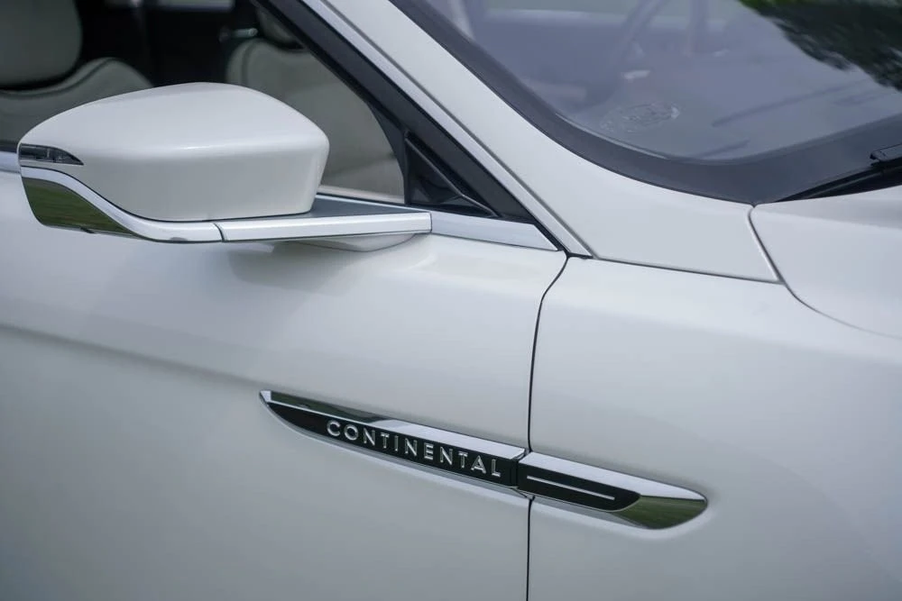 2019 Lincoln Continental 10th Gen - Image 10 of 21
