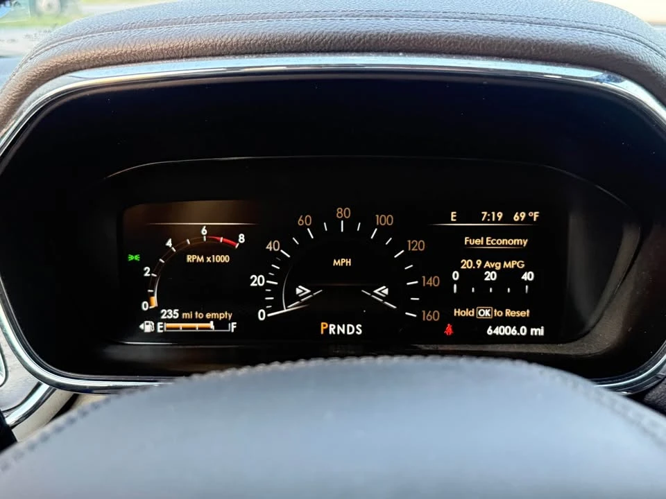 2019 Lincoln Continental 10th Gen - Image 16 of 19